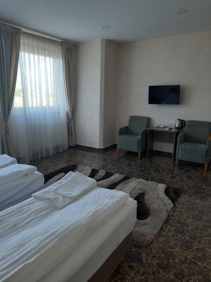 Arka Hotel Mazeikiai Luaran gambar